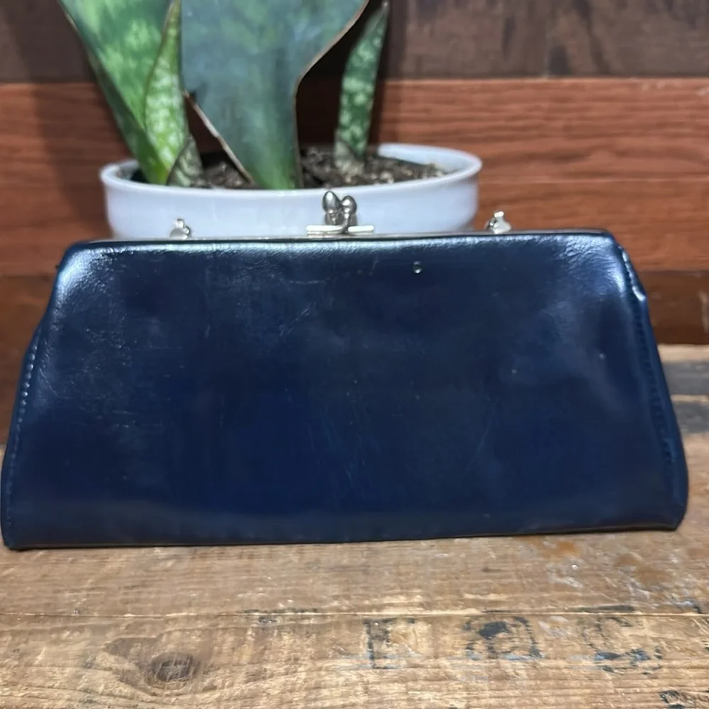 No Brand Tag Vintage Elegant Navy Blue Chain Clutch